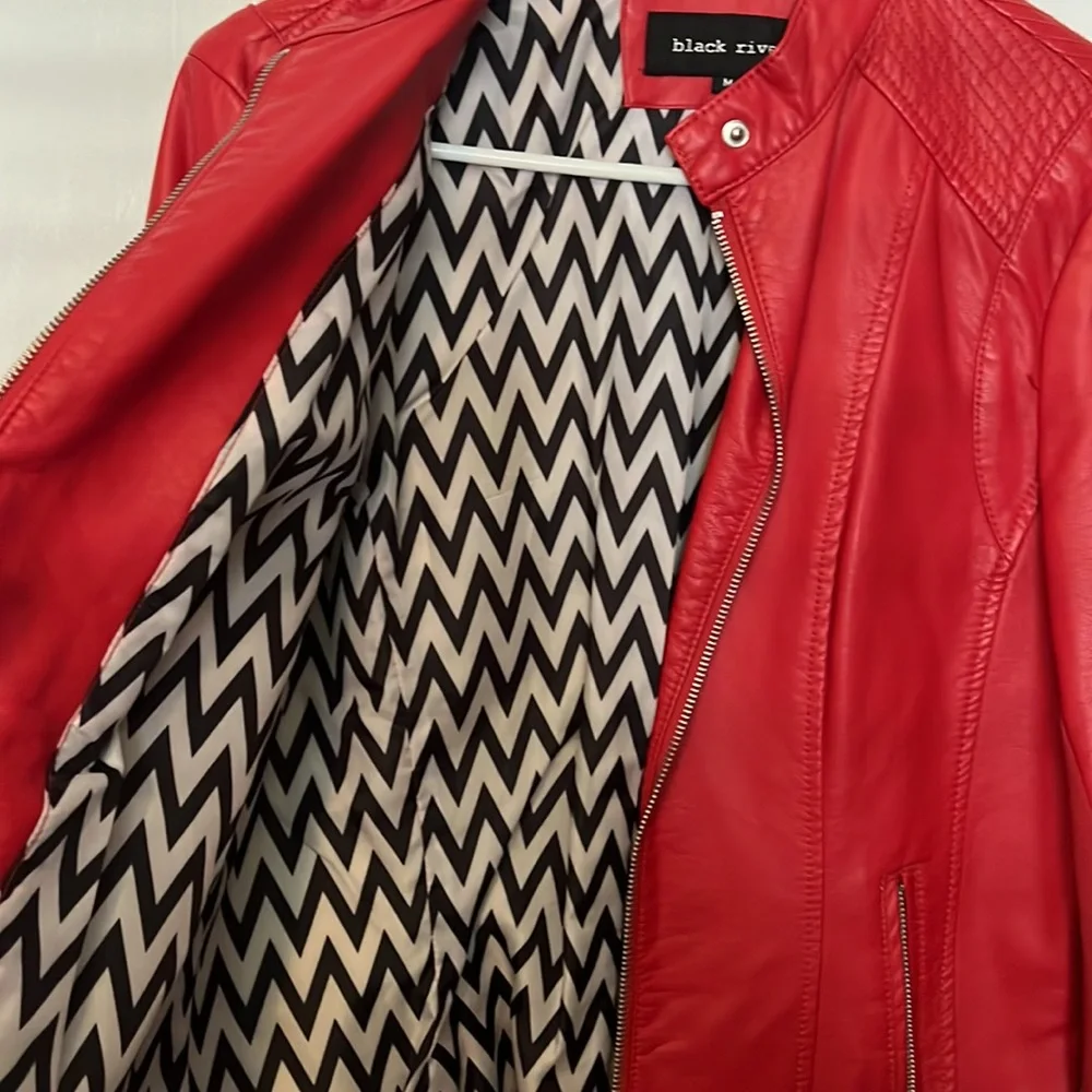 Fun Red jacket - Picture 2 of 2